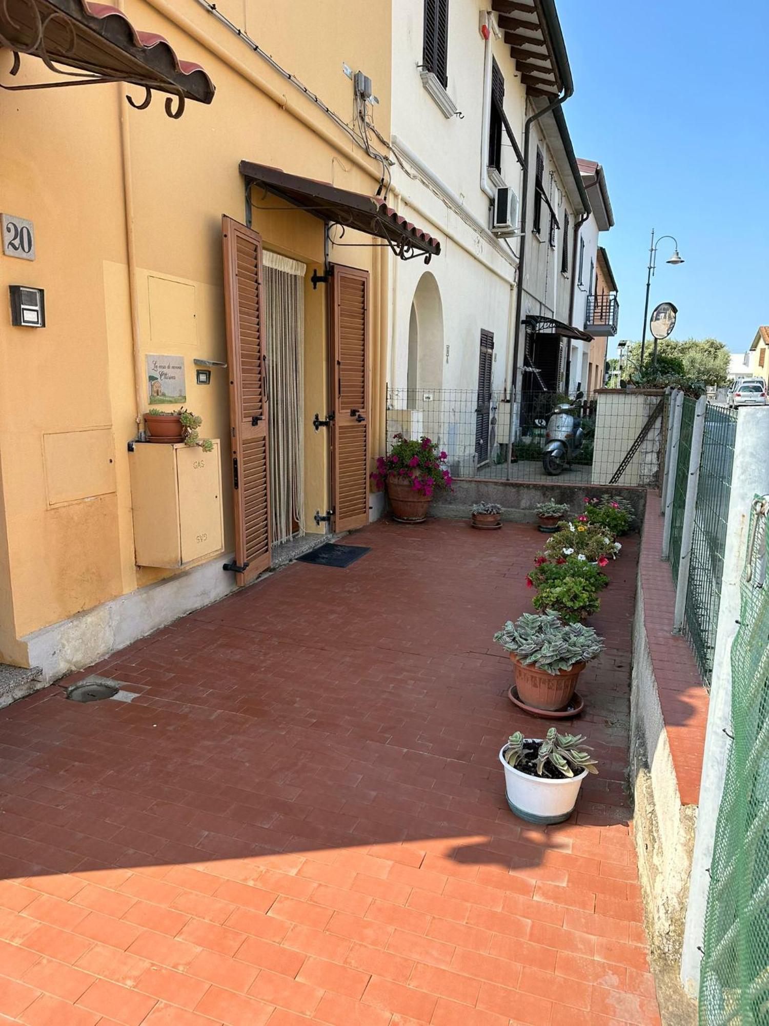 Appartamento La Casa Di Nonna Ottorina Venturina Terme Esterno foto